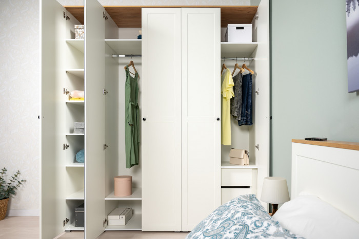 Остин 13.336.02 Шкаф для одежды(две двери), цвет белый шагрень/дуб крафт золотой, ШхГхВ 80х54,6х229,8 см.