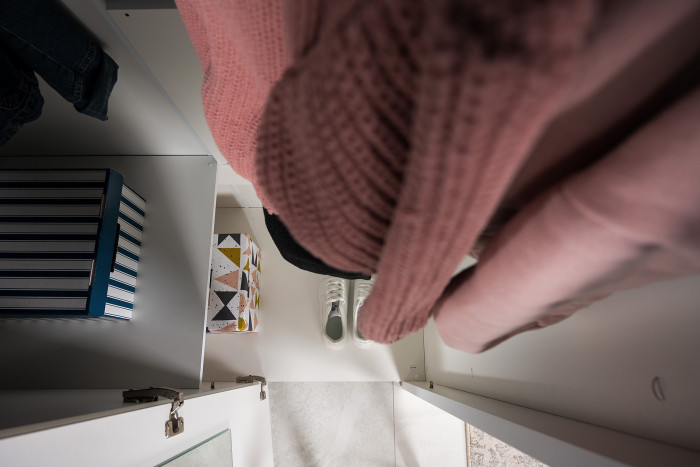 Джастин 13.229 Шкаф угловой, цвет белый шагрень/дуб белый эксклюзив, ШхГхВ 111,4х54,8х225,7 см., универсальная сборка