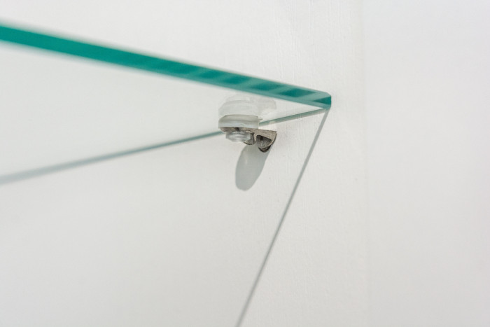 Ливерпуль Шкаф-витрина, ясень ваниль/белый